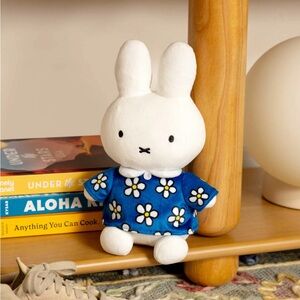 Smoko Miffy Blue Daisy Midi Mochi Plush New with tags in packaging nwt